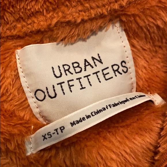 Worn once! Super soft and comfy cropped sweater ๐ฆ - Picture 2 of 2